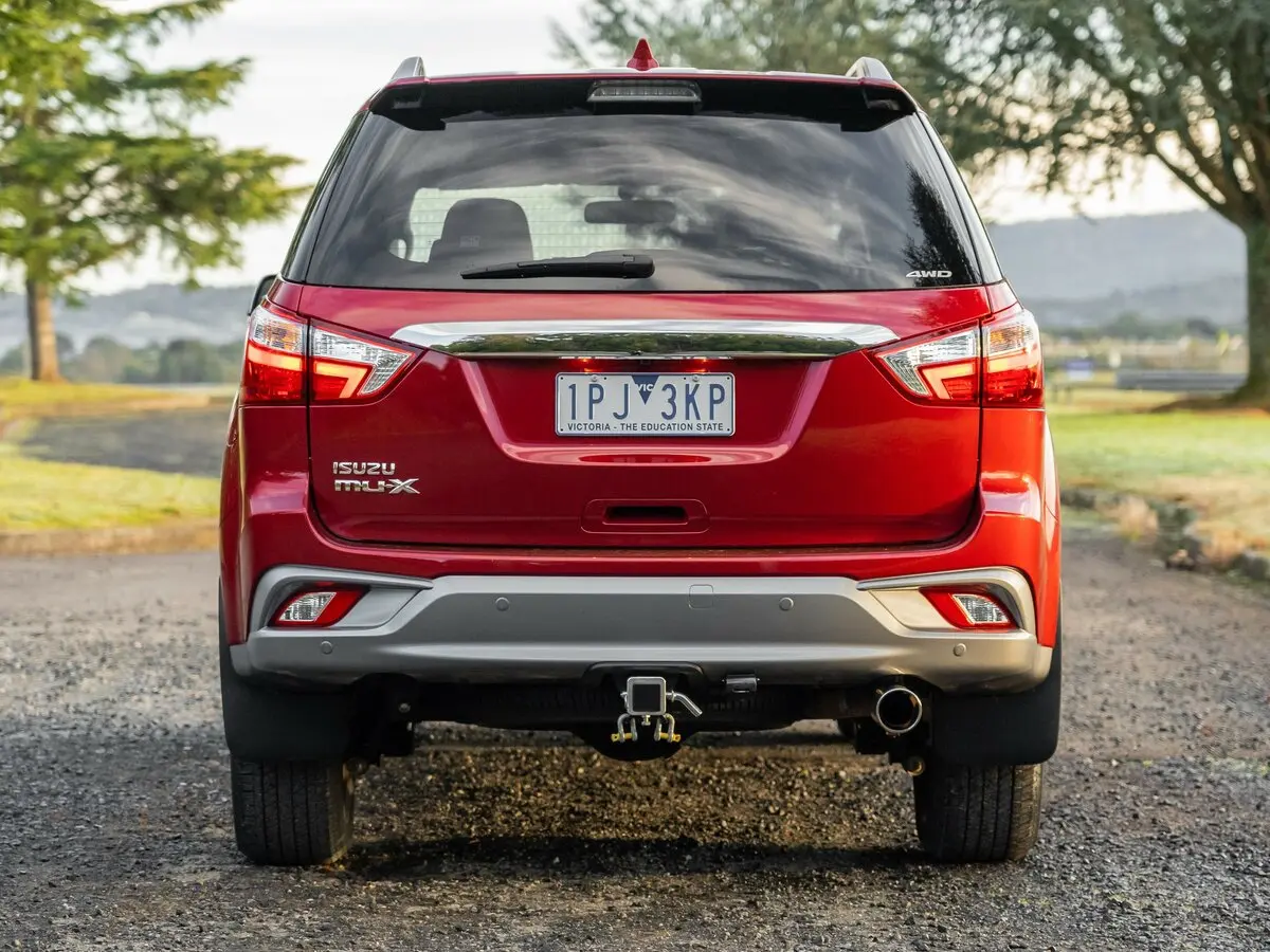 Isuzu MU-X I Рестайлинг Внедорожник 5 дв. — сүрөт 4