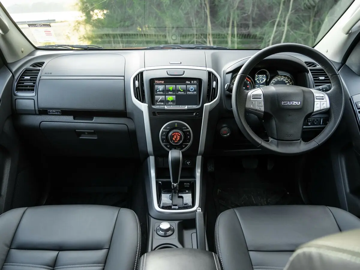 Isuzu MU-X I Рестайлинг Внедорожник 5 дв. — сүрөт 6