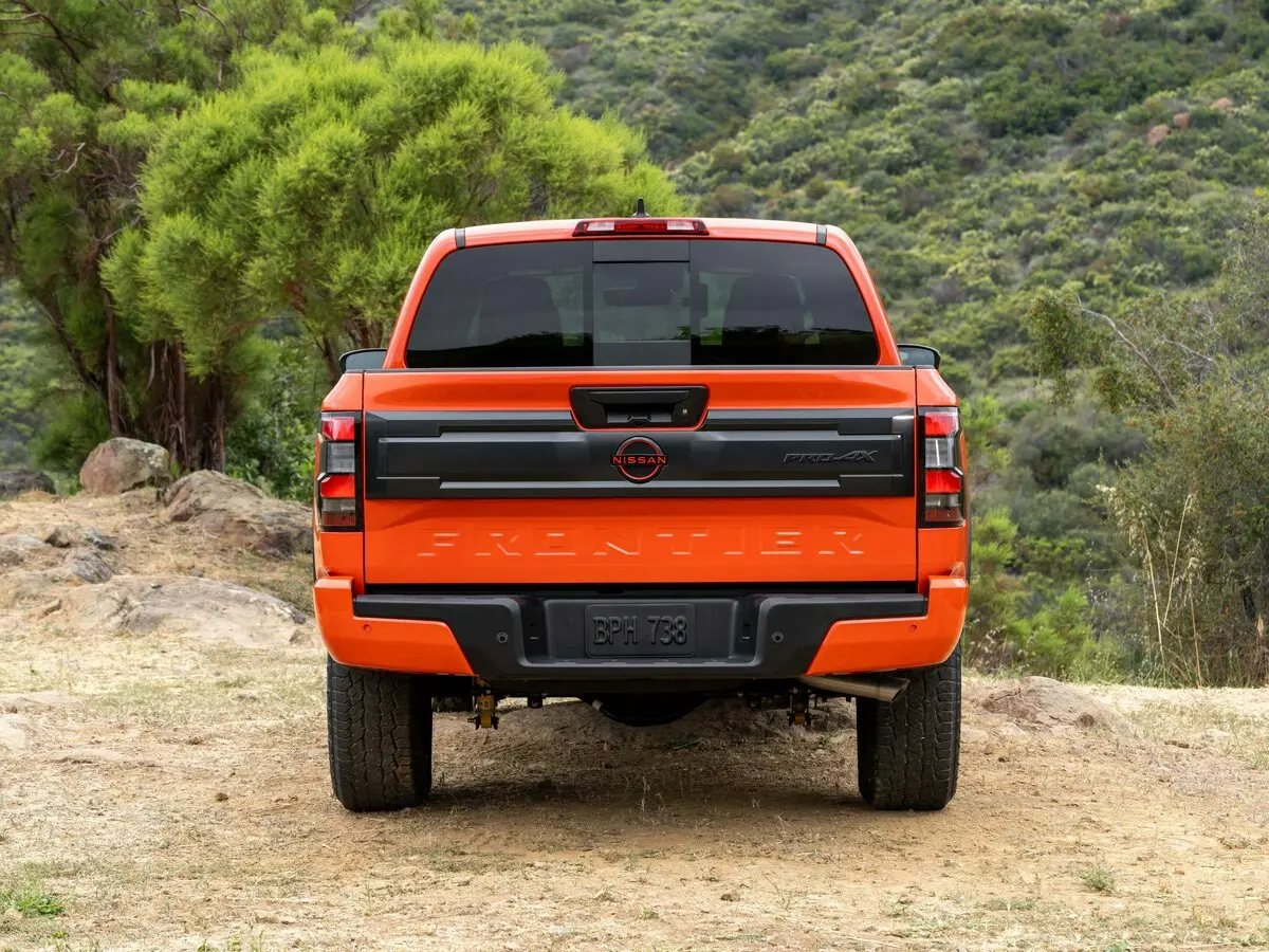 Nissan Frontier III Рестайлинг Пикап Двойная кабина Crew Cab — фото 4