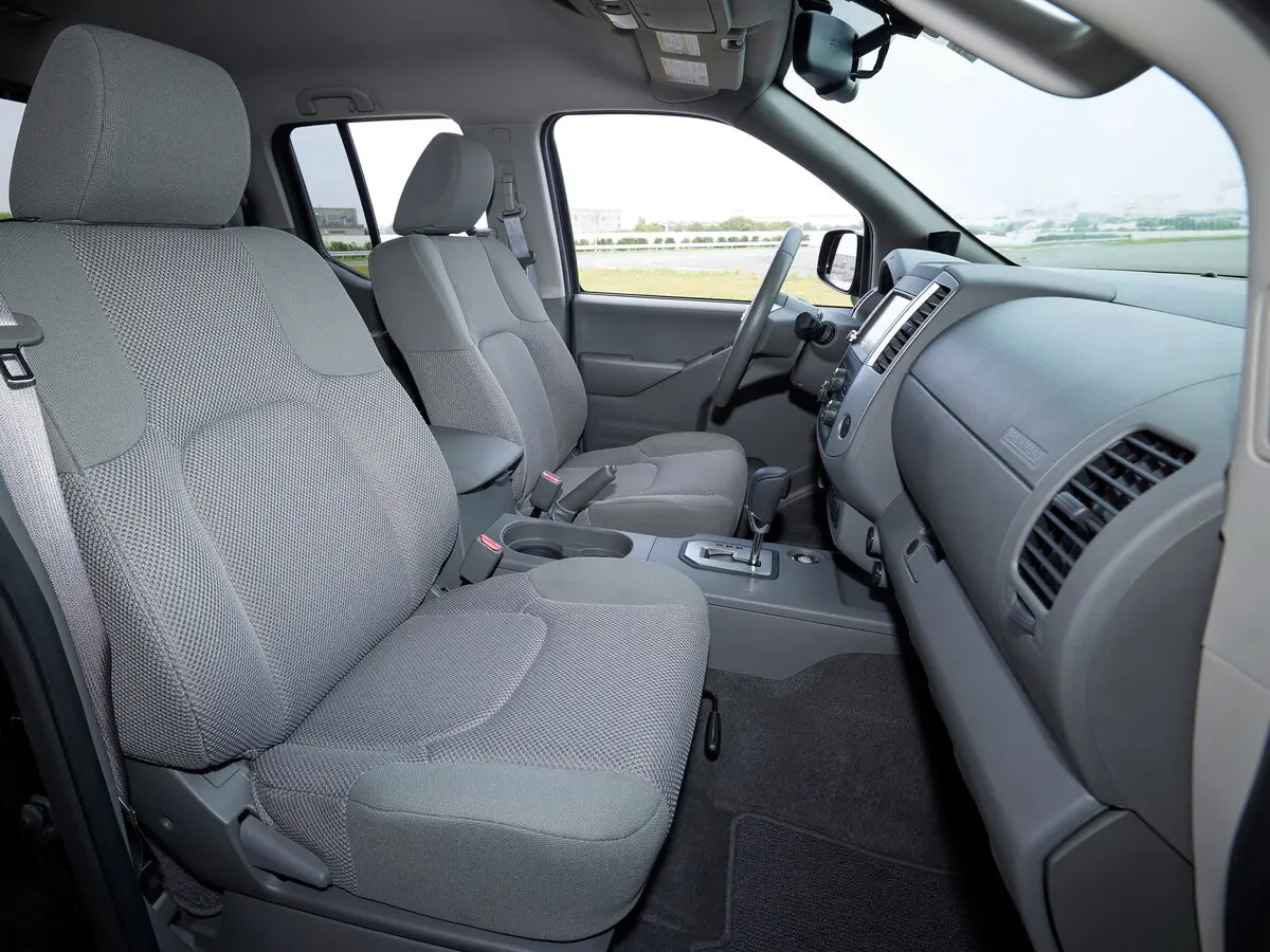 Nissan Frontier II Рестайлинг Пикап Двойная кабина Crew Cab — фото 9
