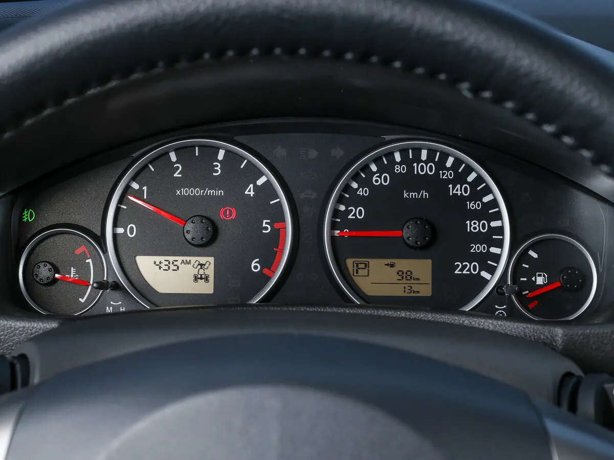 Nissan Frontier II Рестайлинг Пикап Двойная кабина Crew Cab — фото 10