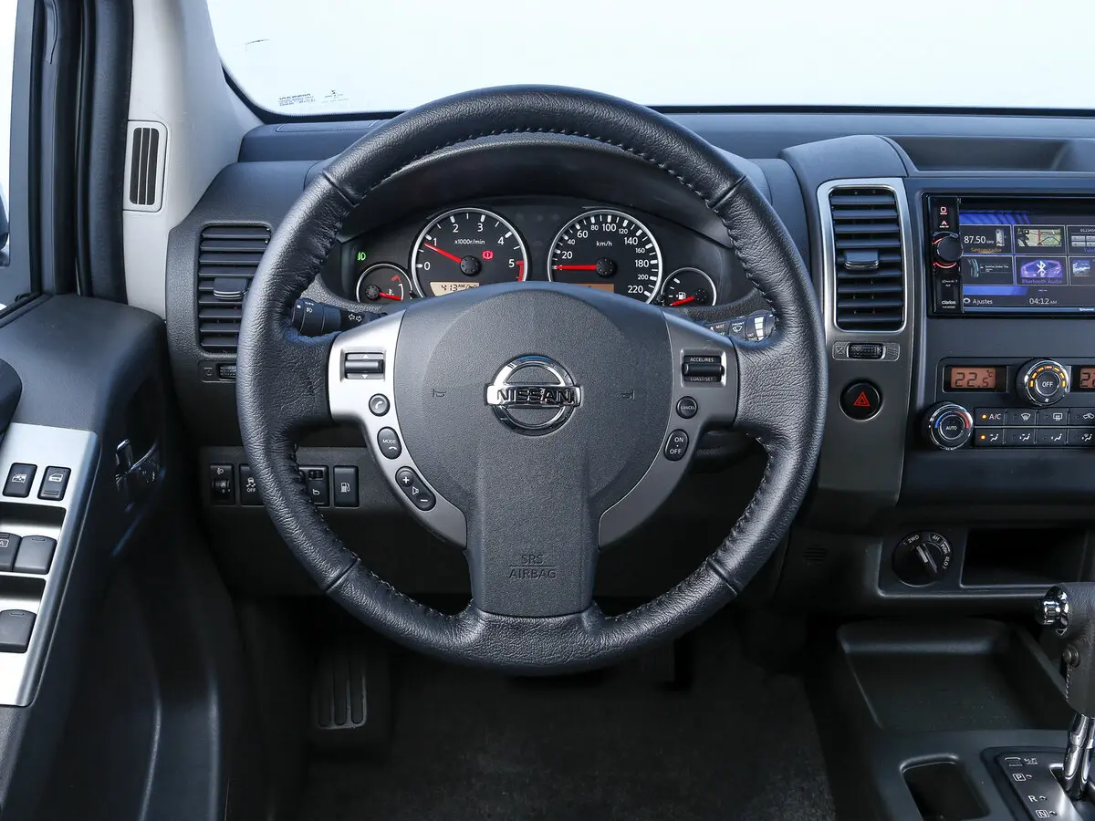 Nissan Frontier II Рестайлинг Пикап Двойная кабина Crew Cab — фото 11