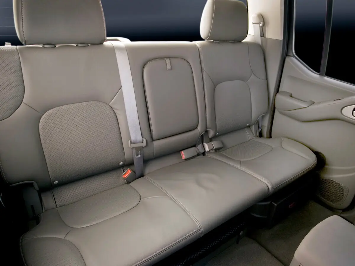 Nissan Frontier II Рестайлинг Пикап Двойная кабина Crew Cab — фото 13