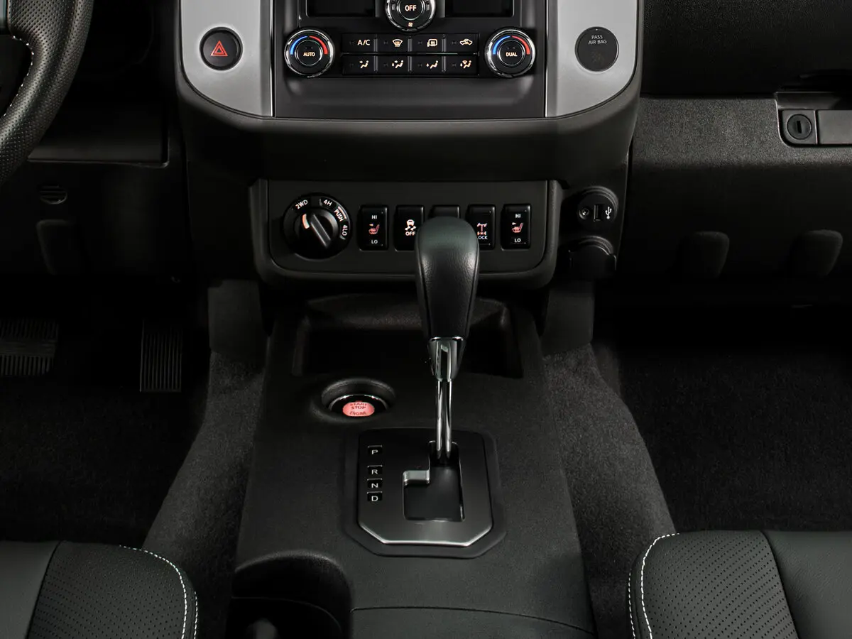 Nissan Frontier II Рестайлинг Пикап Двойная кабина Crew Cab — фото 14