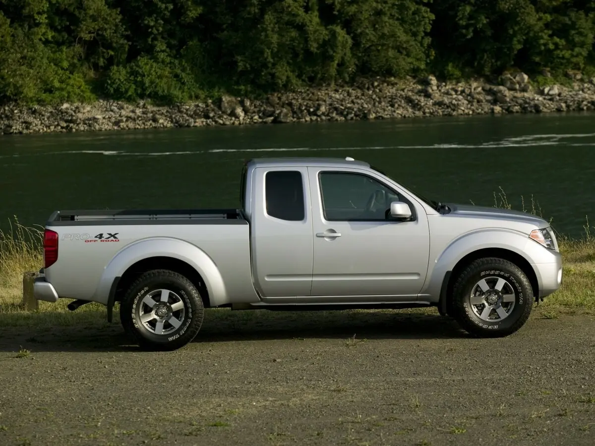 Nissan Frontier II Рестайлинг Пикап Полуторная кабина King Cab — фото 3