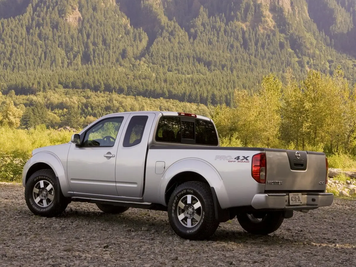 Nissan Frontier II Рестайлинг Пикап Полуторная кабина King Cab — фото 6