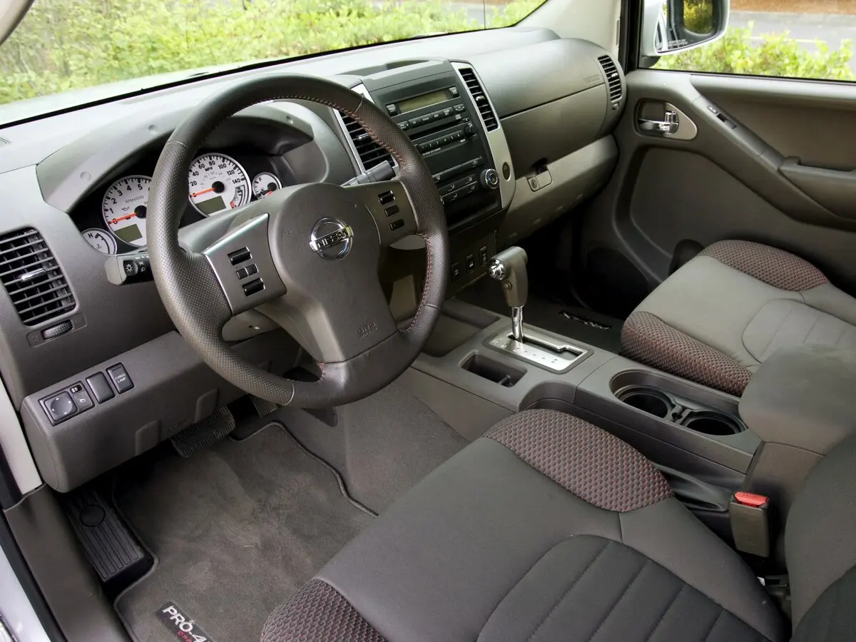Nissan Frontier II Рестайлинг Пикап Полуторная кабина King Cab — фото 9