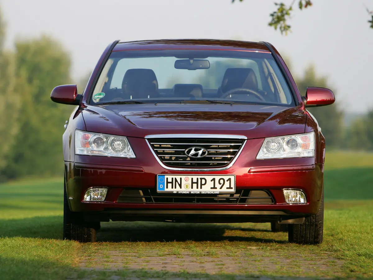 Hyundai Sonata V (NF) Рестайлинг Седан — фото 3