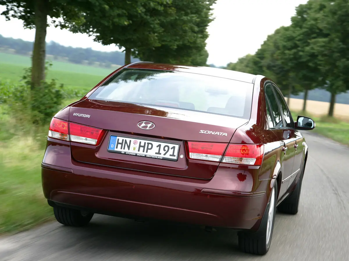 Hyundai Sonata V (NF) Рестайлинг Седан — фото 4