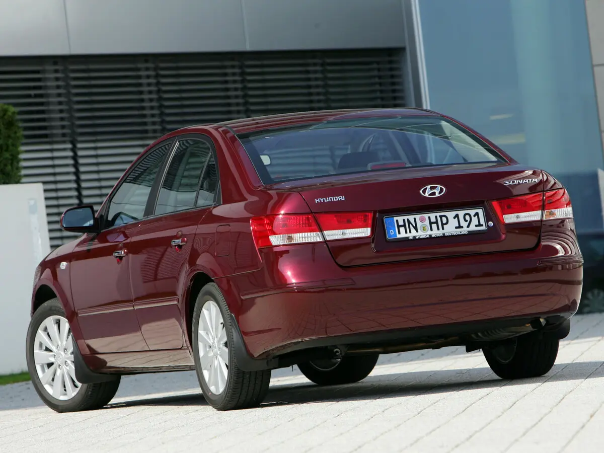 Hyundai Sonata V (NF) Рестайлинг Седан — фото 5