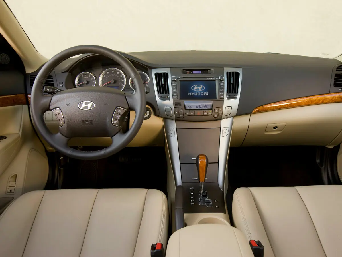 Hyundai Sonata V (NF) Рестайлинг Седан — фото 6