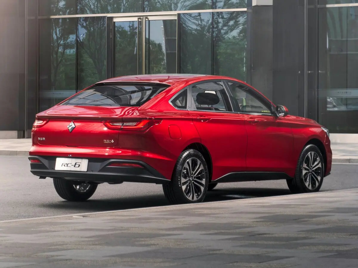 Baojun RC-6 2019 – 2021 Лифтбек — photo 5