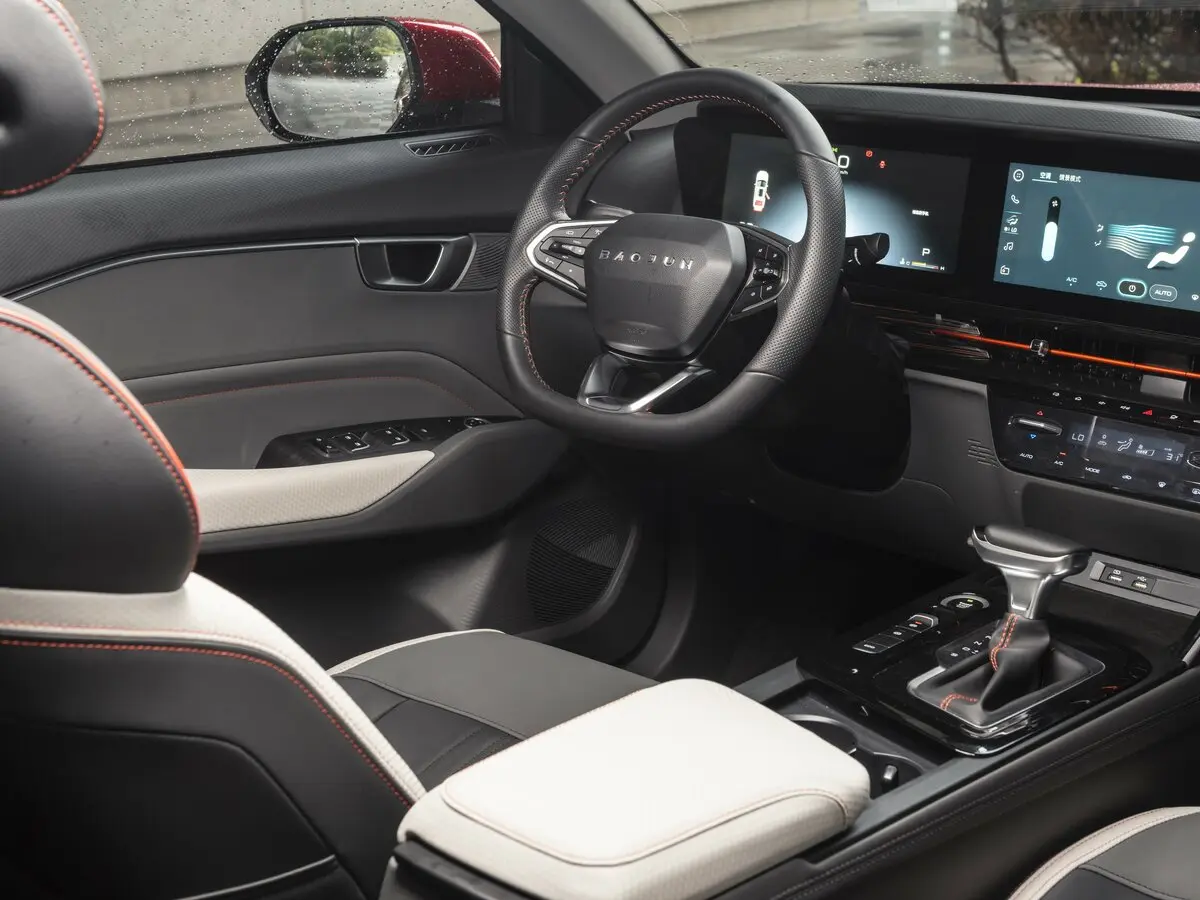 Baojun RC-6 2019 – 2021 Лифтбек — photo 7