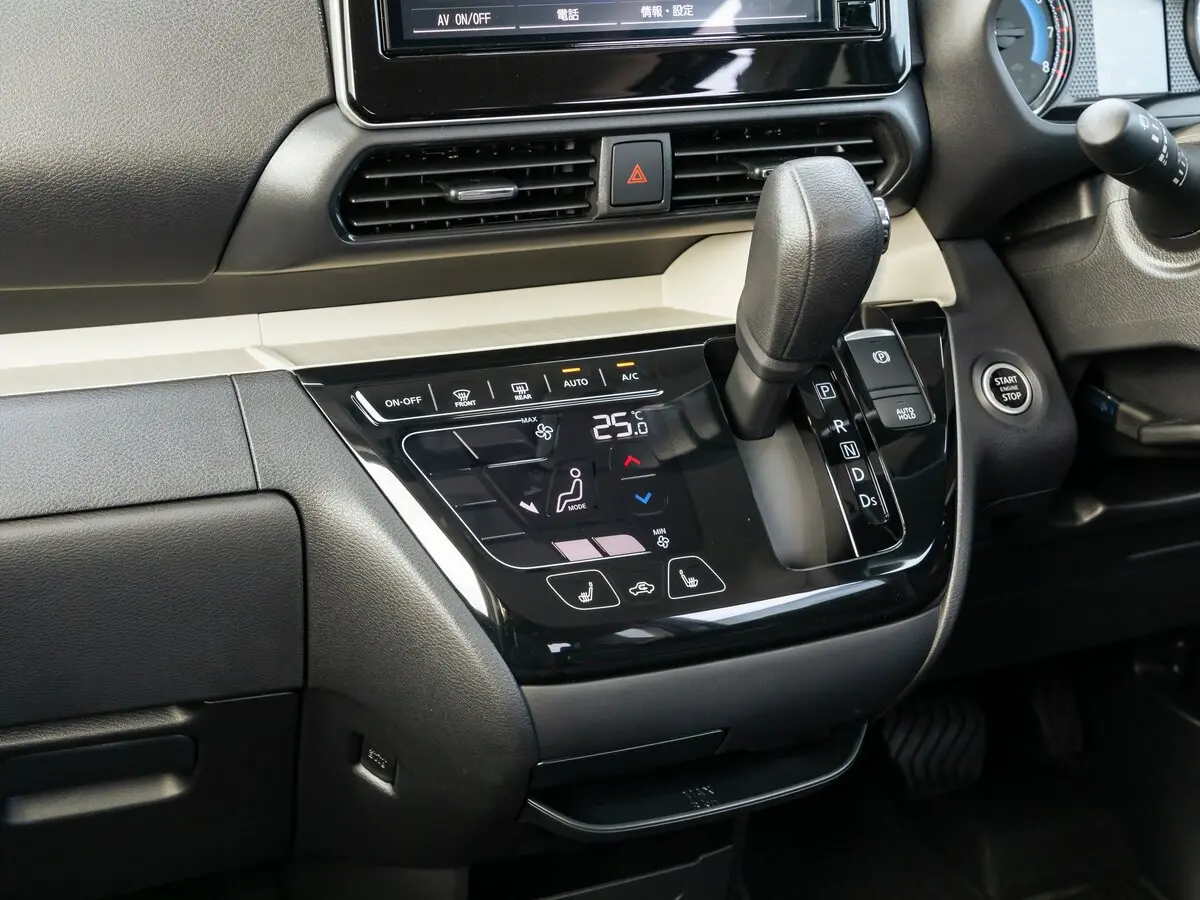Mitsubishi Delica Mini I Микровэн — сүрөт 11