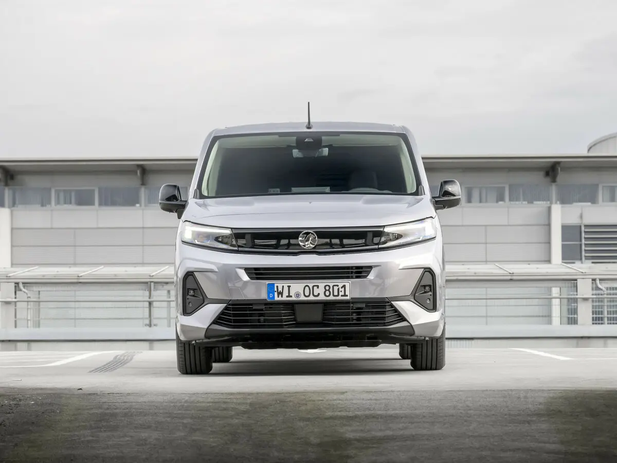 Vauxhall Combo E Рестайлинг Фургон XL — photo 2