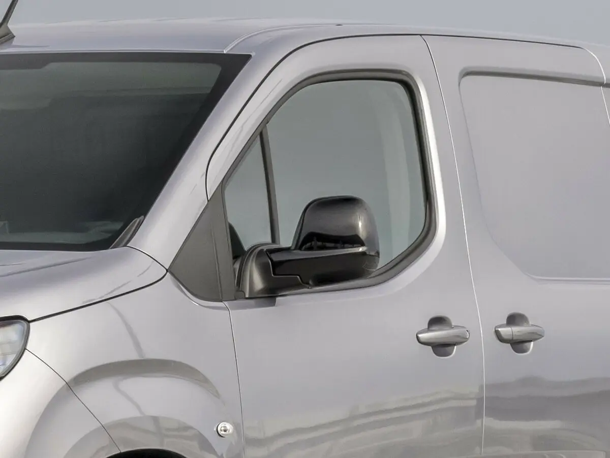 Vauxhall Combo E Рестайлинг Фургон XL — photo 4
