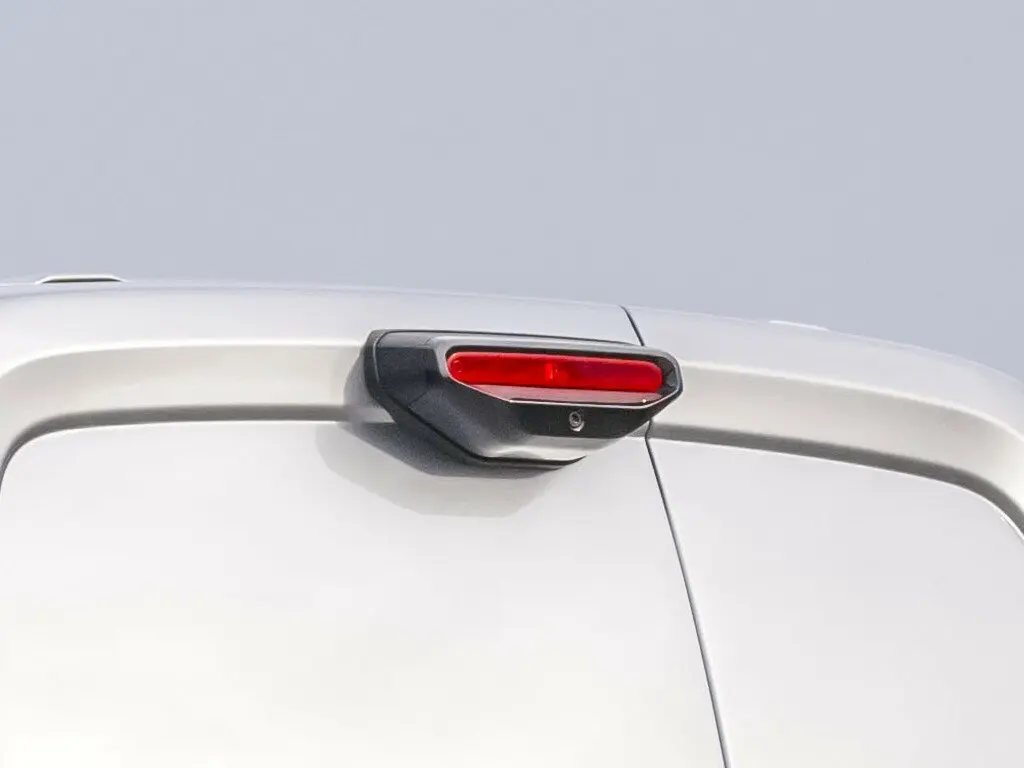 Vauxhall Combo E Рестайлинг Фургон XL — photo 6