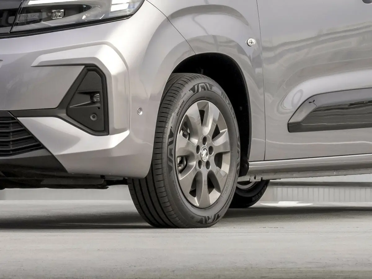 Vauxhall Combo E Рестайлинг Фургон XL — photo 7