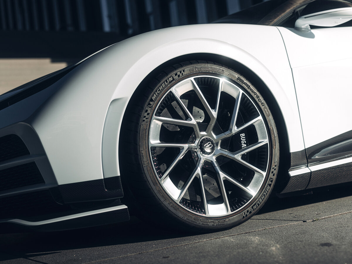 Bugatti Centodieci 2022 – 2022 Купе — фото 17