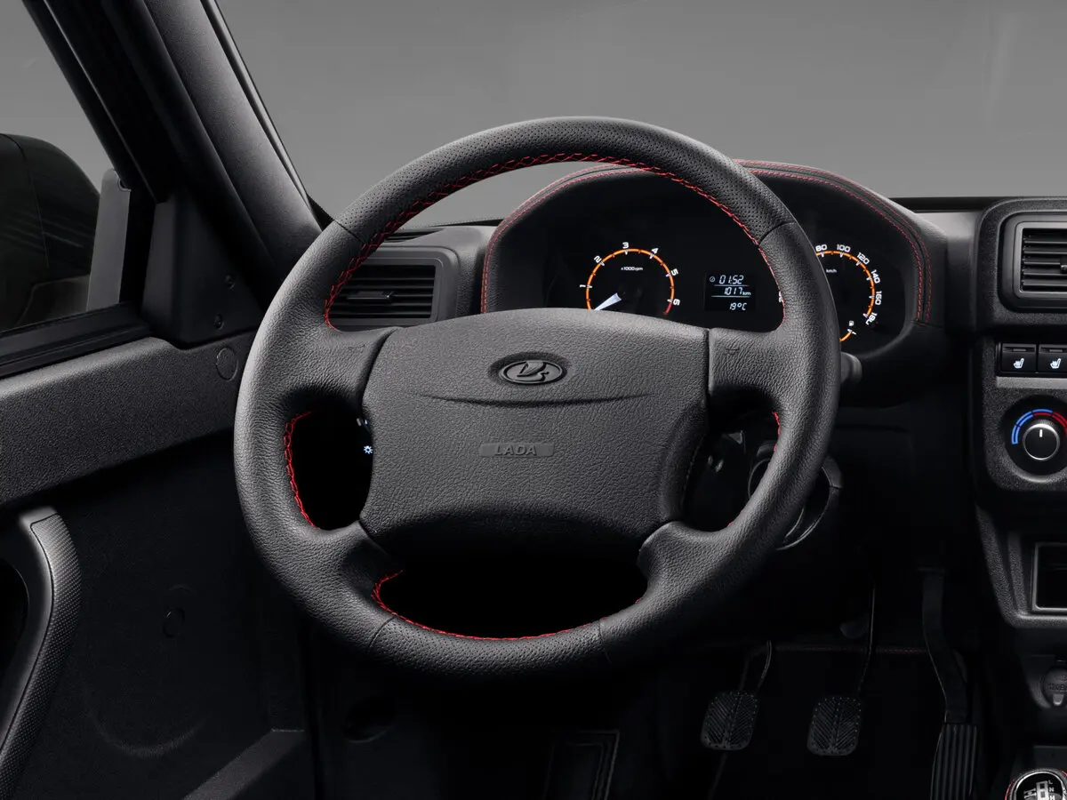 Lada (ВАЗ) Niva Legend I Внедорожник 3 дв. Sport — photo 6