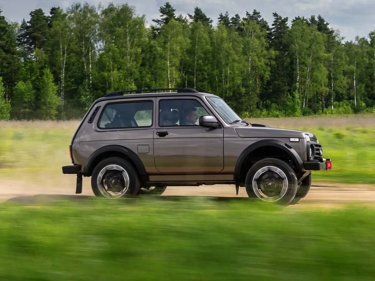 Lada (ВАЗ) Niva Legend I Внедорожник 3 дв. Sport — photo 12