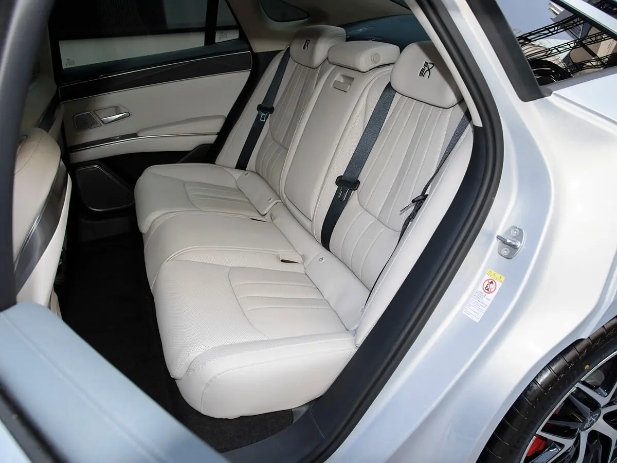 BYD Han L 2025 – н.в. Седан — 照片 10