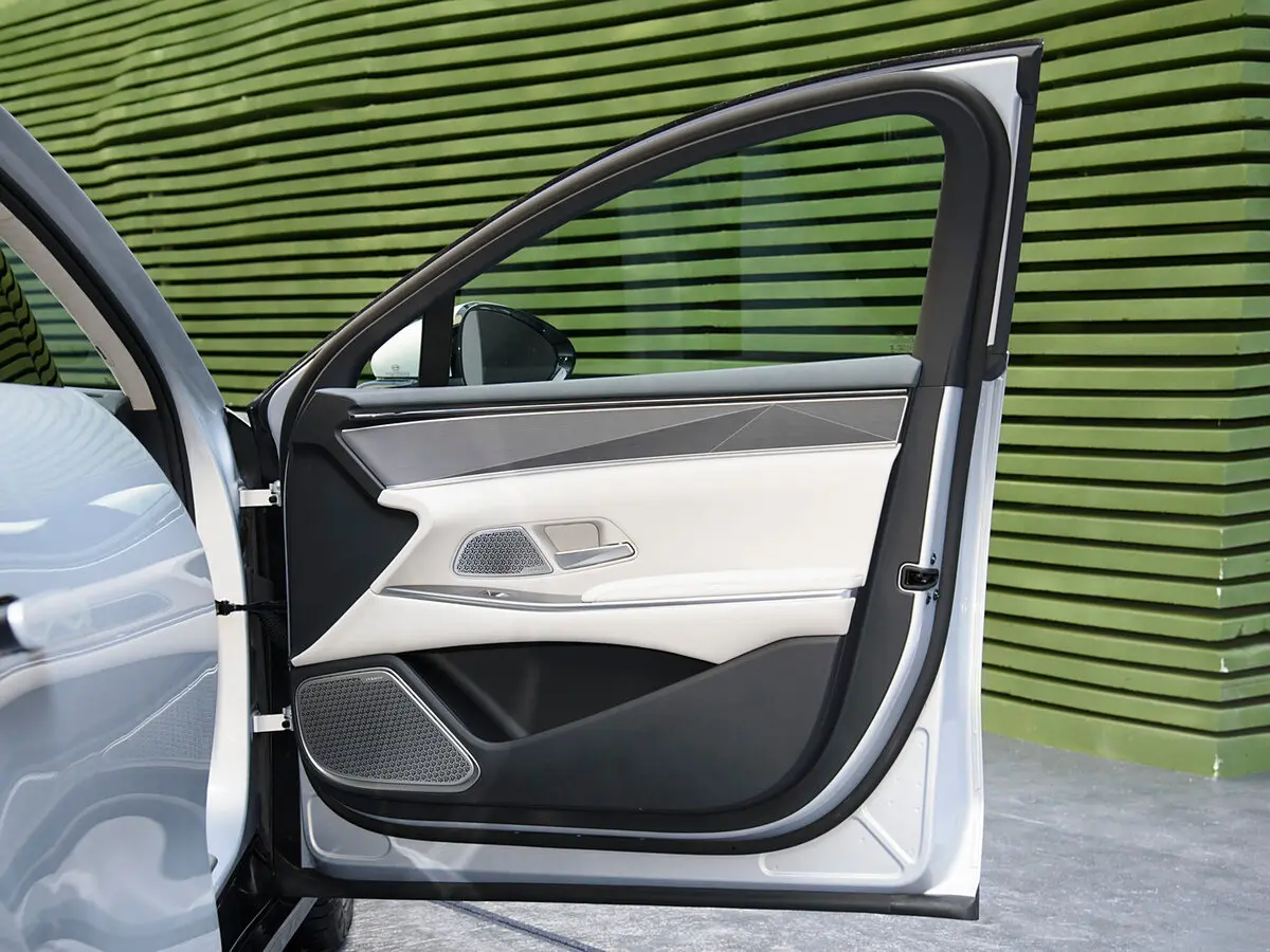 BYD Han L 2025 – н.в. Седан — 照片 11