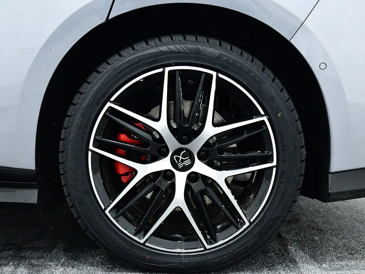 BYD Han L 2025 – н.в. Седан — 照片 18