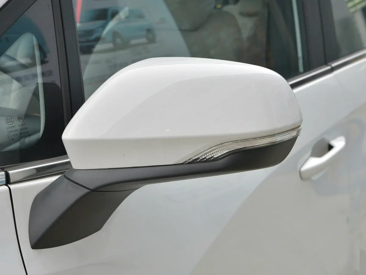 Maxus MIFA 5 I Рестайлинг Минивэн — 照片 9