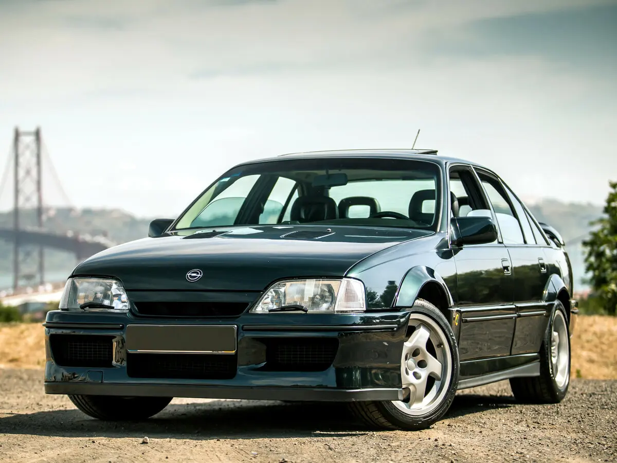 Opel Lotus Omega 1990 – 1992 Седан — photo 3