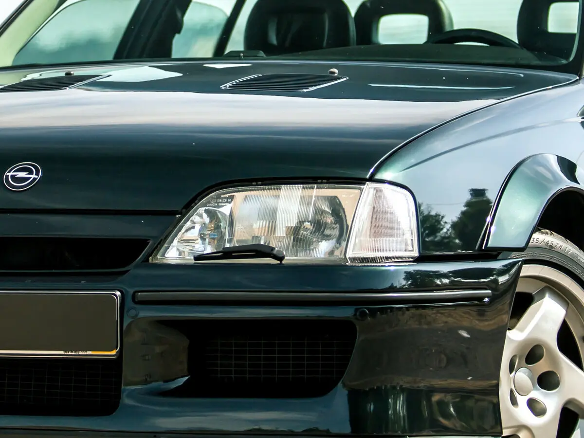 Opel Lotus Omega 1990 – 1992 Седан — photo 9