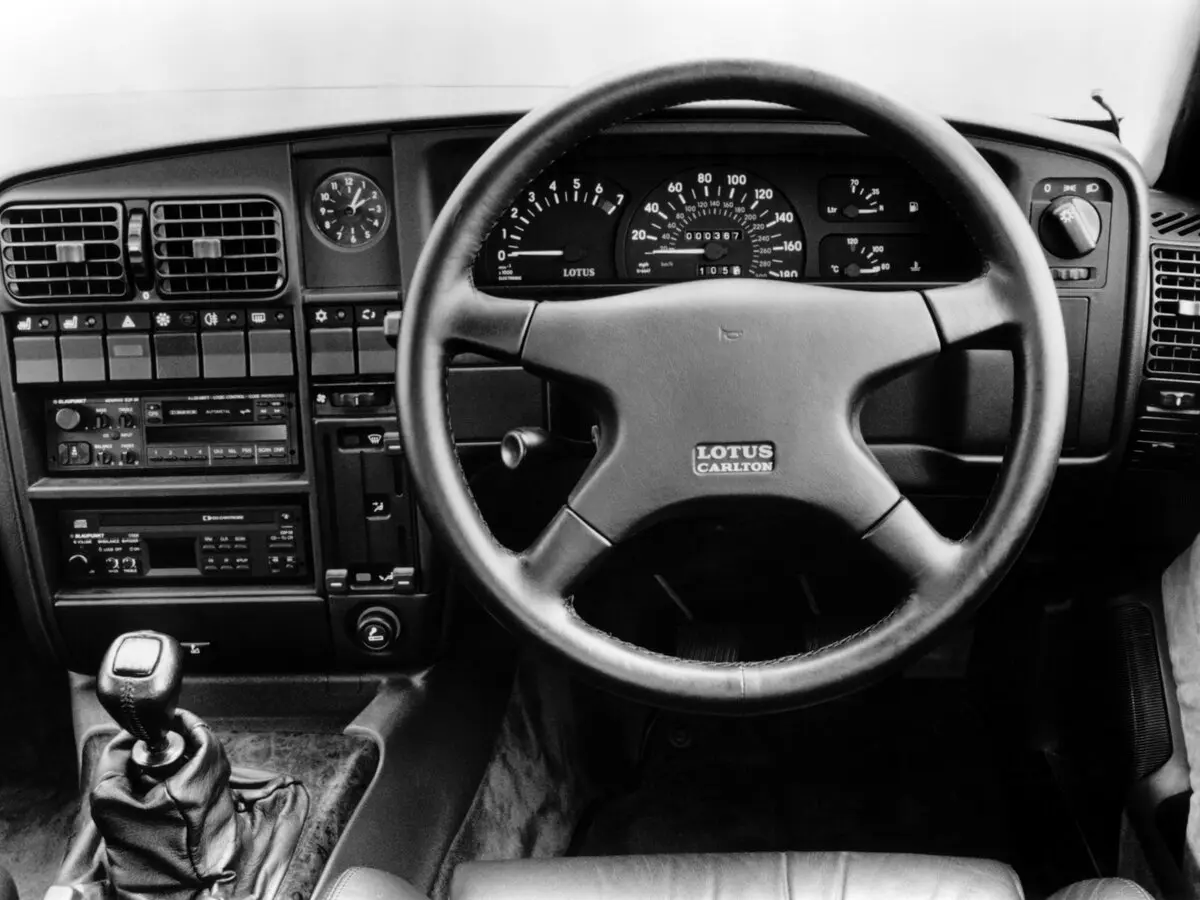 Vauxhall Lotus Carlton 1990 – 1992 Седан — сүрөт 5