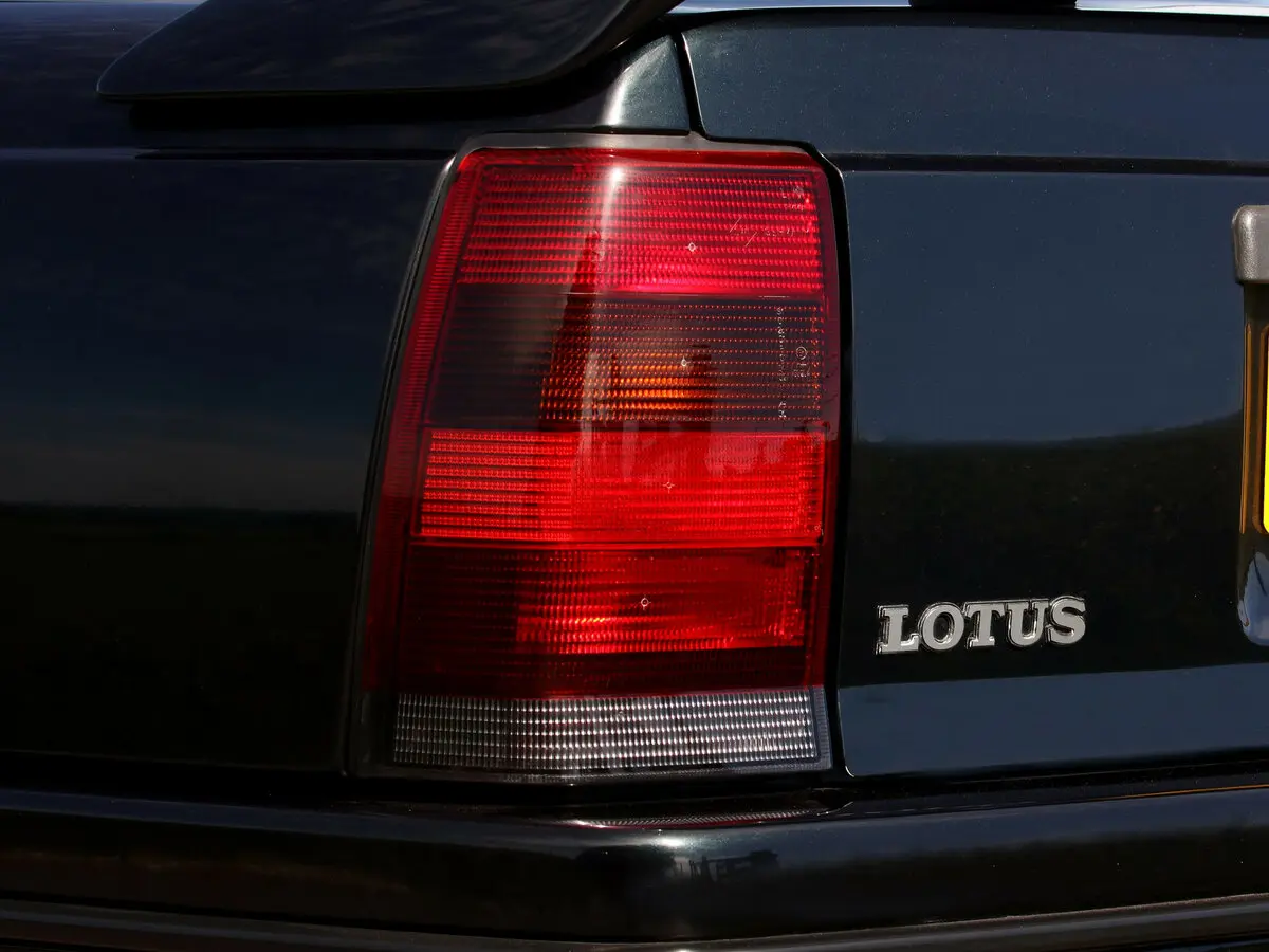 Vauxhall Lotus Carlton 1990 – 1992 Седан — сүрөт 8