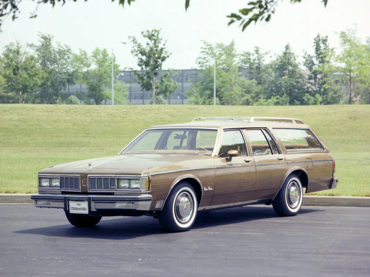Oldsmobile Custom Cruiser II