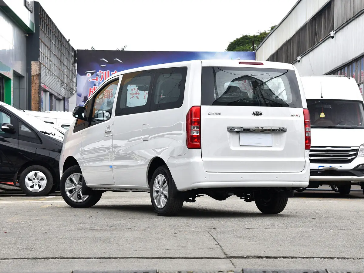 JAC Refine M3 2016 – н.в. Минивэн — photo 5