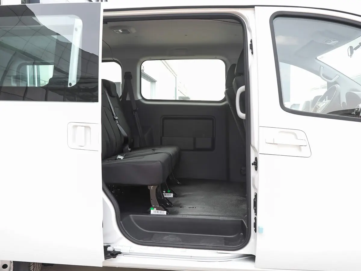 JAC Refine M3 2016 – н.в. Минивэн — photo 10