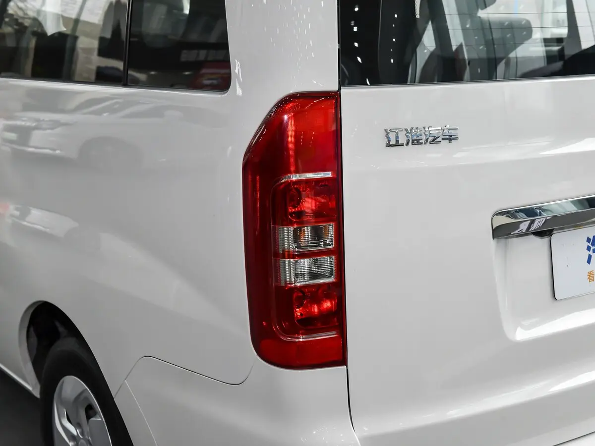 JAC Refine M3 2016 – н.в. Минивэн — photo 16
