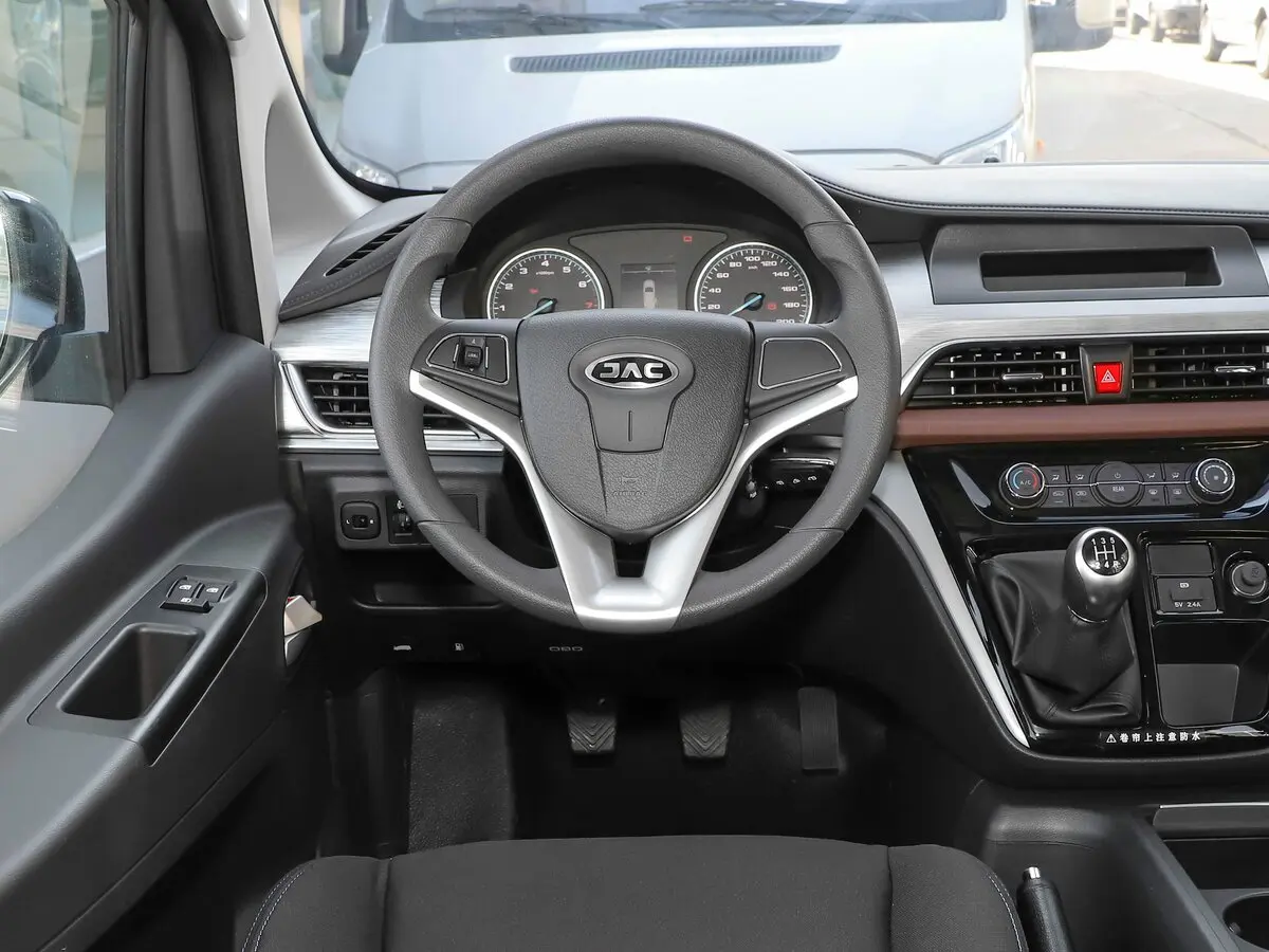 JAC Refine M3 2016 – н.в. Минивэн LWB — сүрөт 10
