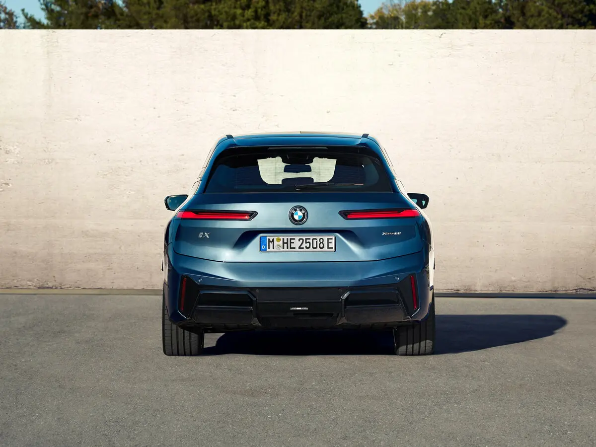 BMW iX I (I20) Рестайлинг Внедорожник 5 дв. — 照片 4
