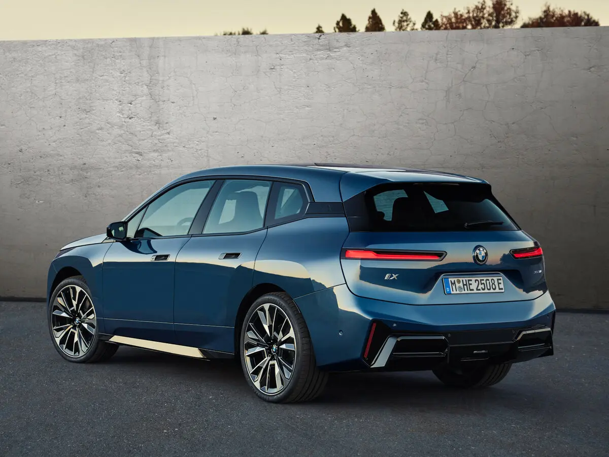 BMW iX I (I20) Рестайлинг Внедорожник 5 дв. — 照片 5