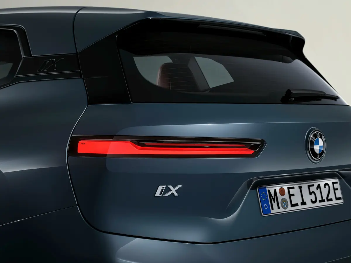 BMW iX I (I20) Рестайлинг Внедорожник 5 дв. — 照片 15
