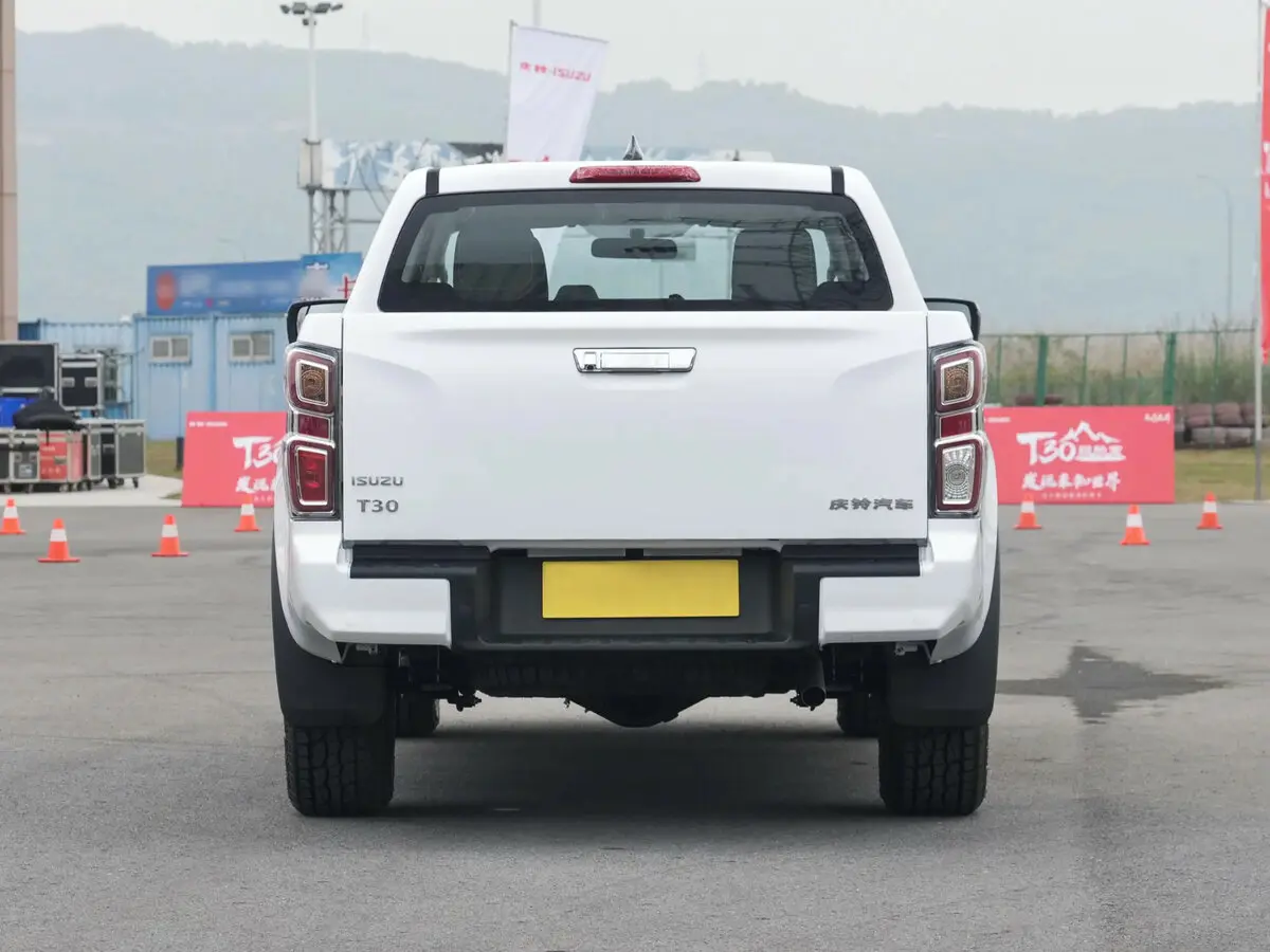 Isuzu T30 Explorer 2023 – н.в. Пикап Двойная кабина — photo 4