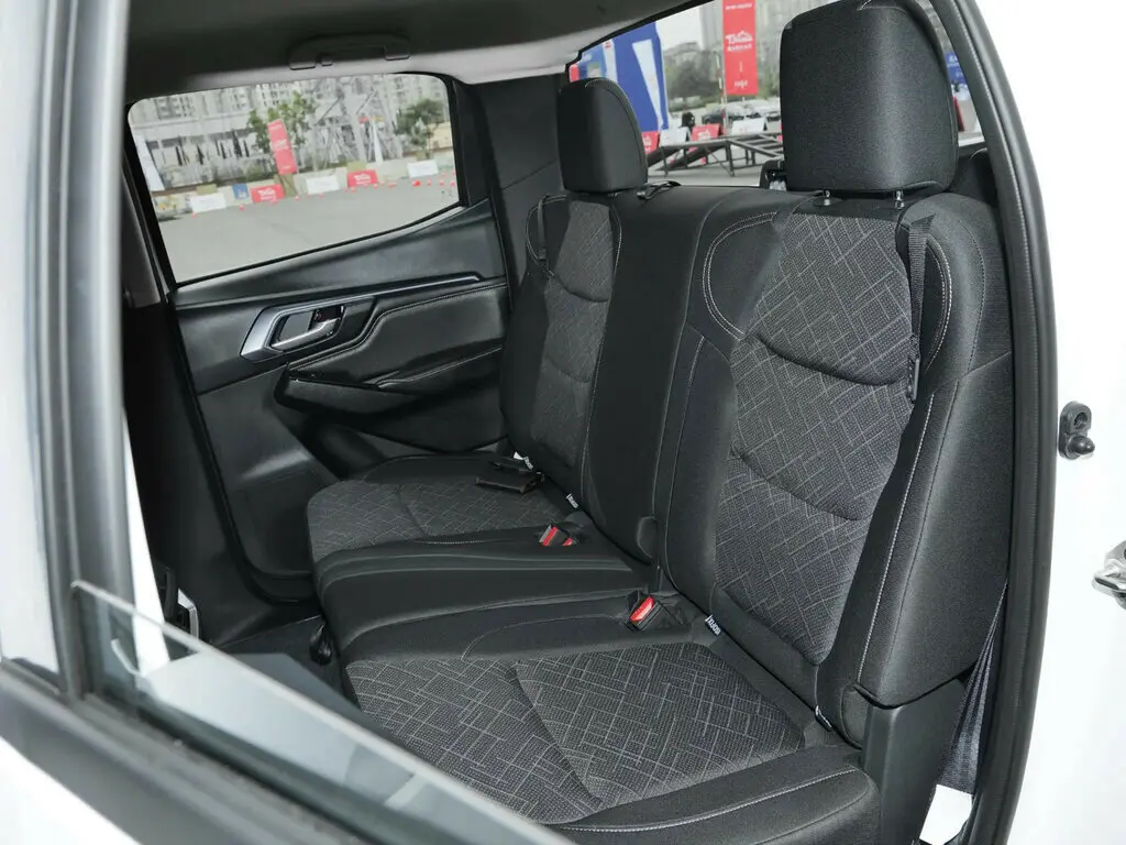 Isuzu T30 Explorer 2023 – н.в. Пикап Двойная кабина — photo 8