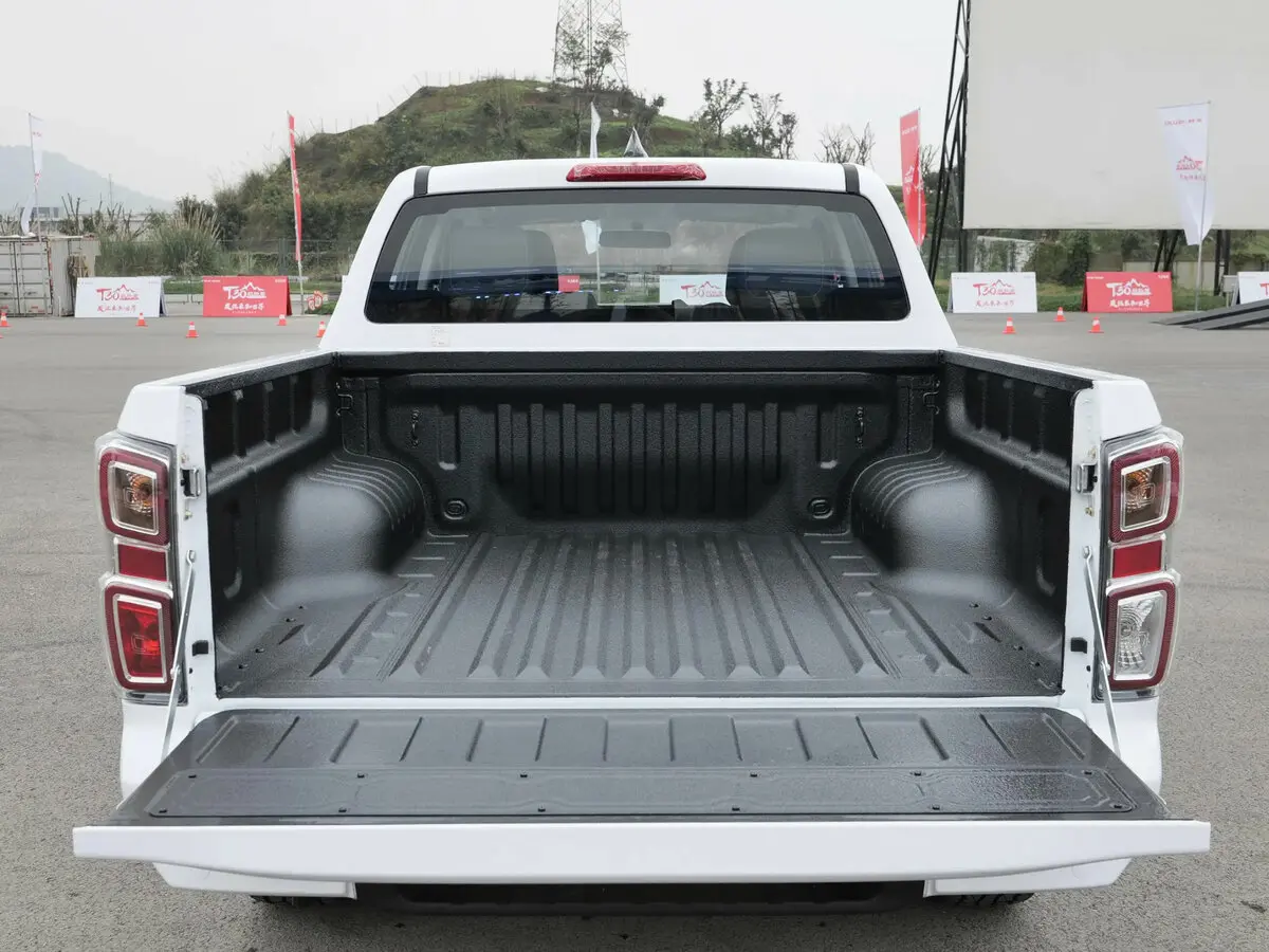 Isuzu T30 Explorer 2023 – н.в. Пикап Двойная кабина — photo 9