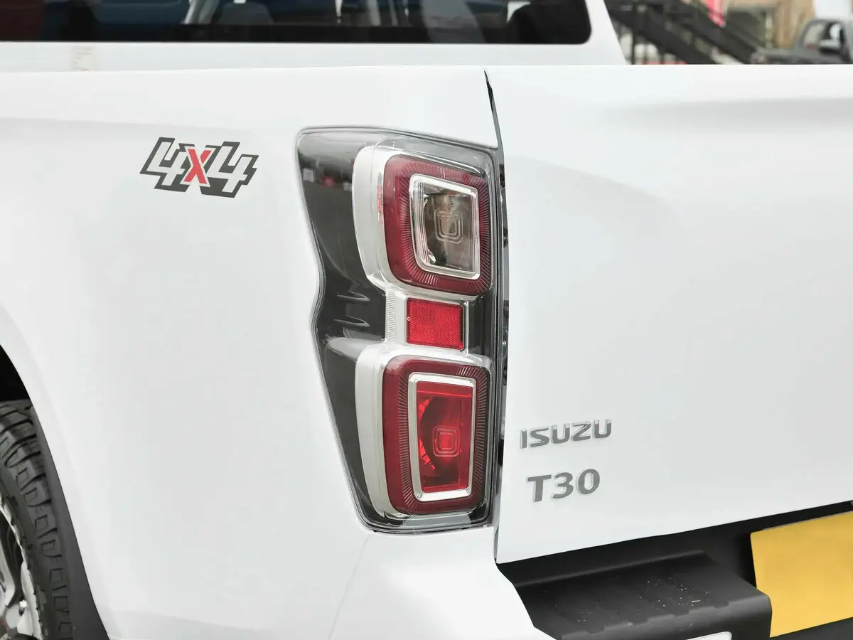 Isuzu T30 Explorer 2023 – н.в. Пикап Двойная кабина — photo 12