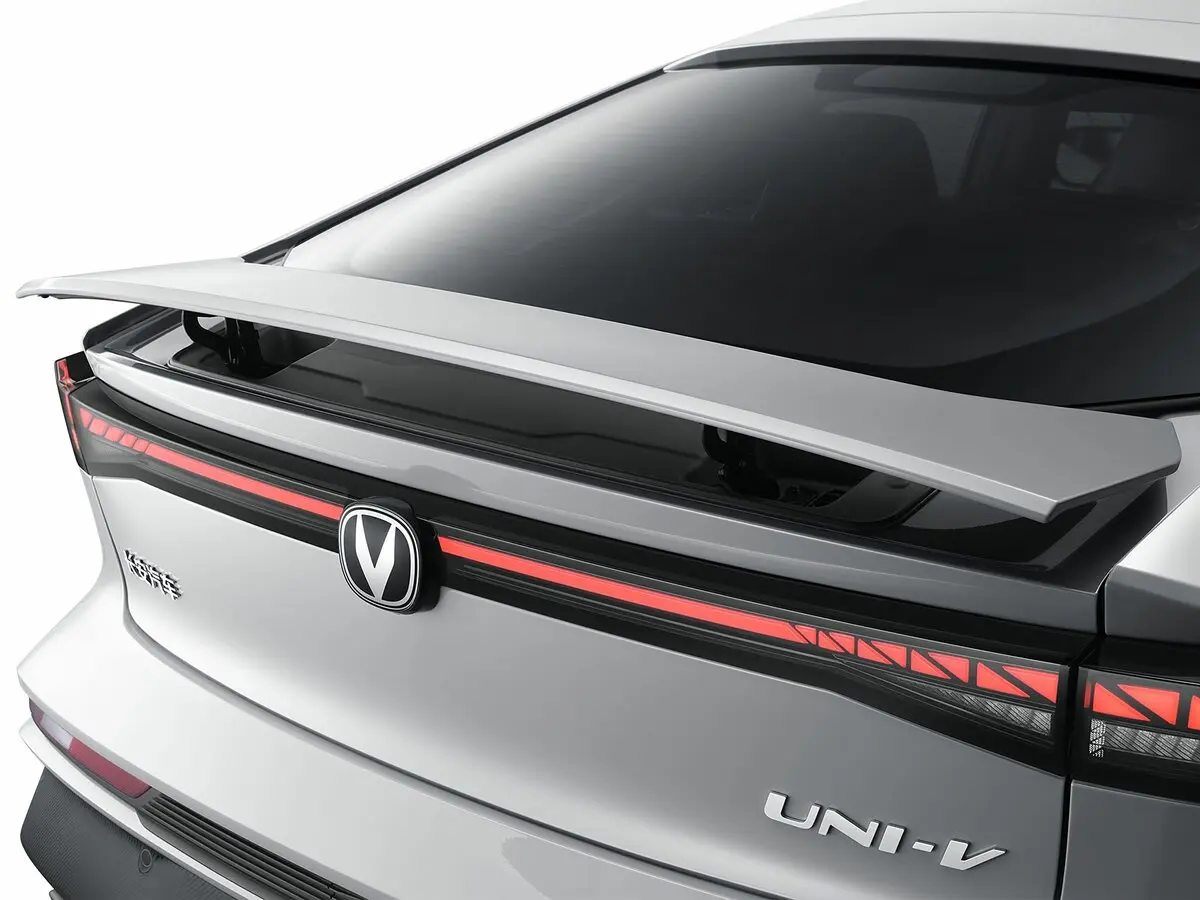 Changan UNI-V I Рестайлинг 1 Лифтбек — сүрөт 12