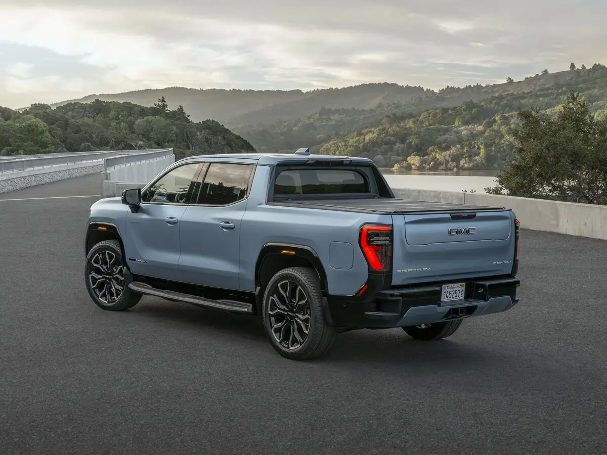 GMC Sierra IV Рестайлинг Пикап Двойная кабина EV — 照片 3
