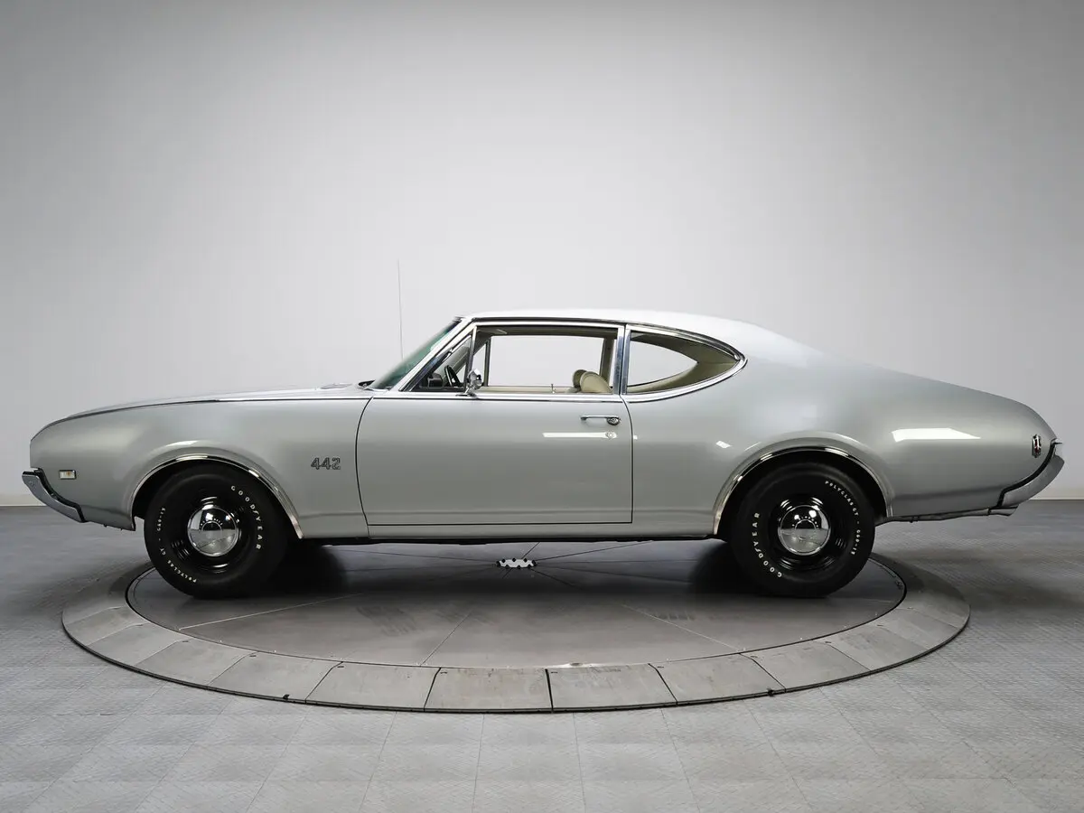 Oldsmobile 442 II Купе Sports Coupe — сүрөт 2