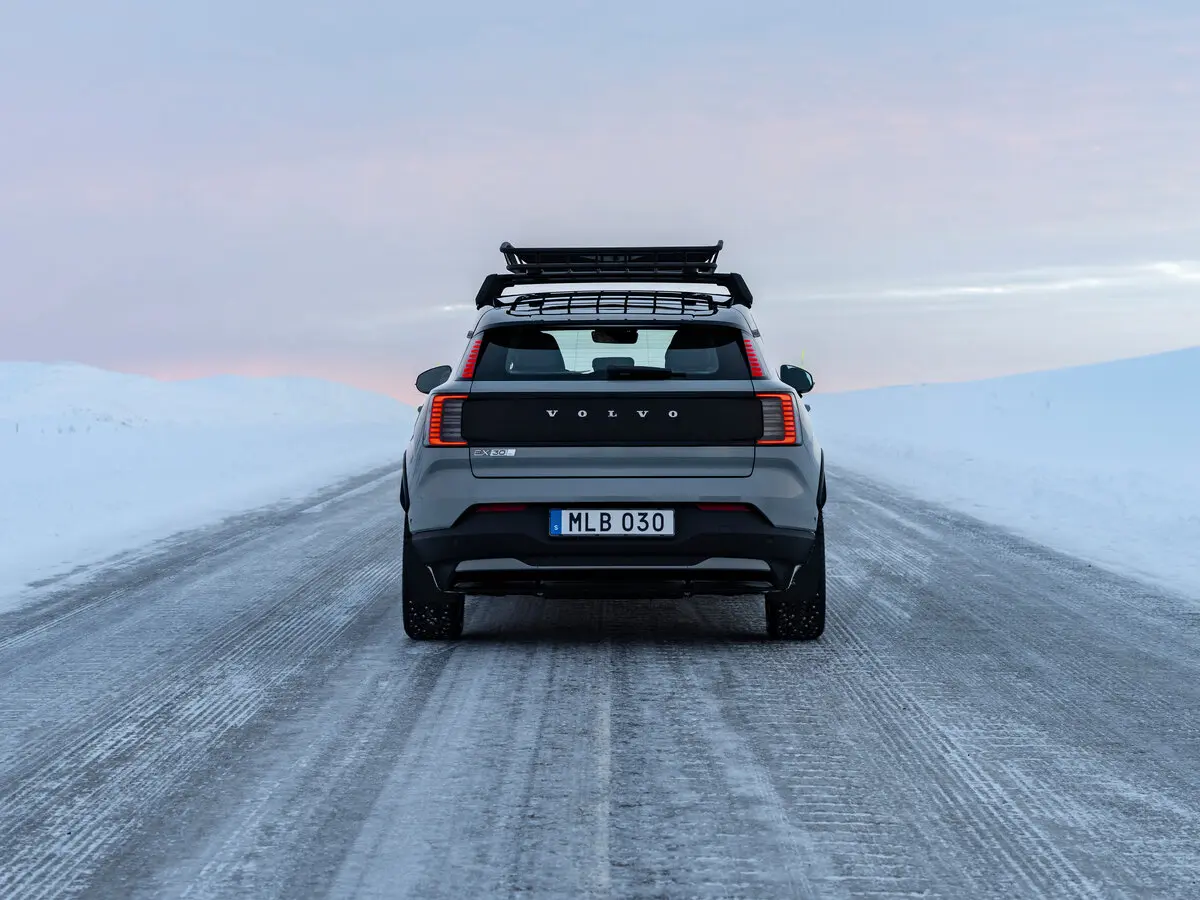 Volvo EX30 Cross Country 2025 – н.в. Внедорожник 5 дв. — сүрөт 4