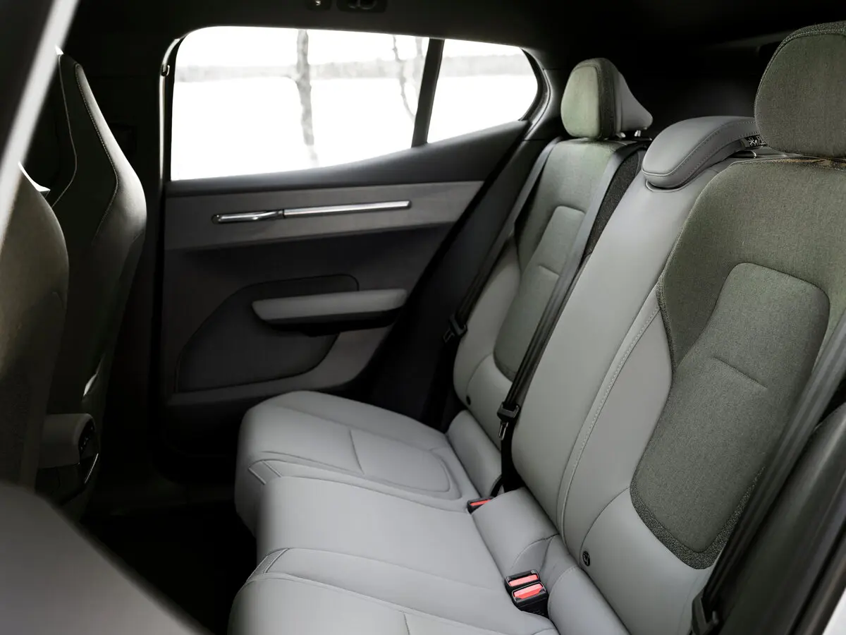 Volvo EX30 Cross Country 2025 – н.в. Внедорожник 5 дв. — сүрөт 10